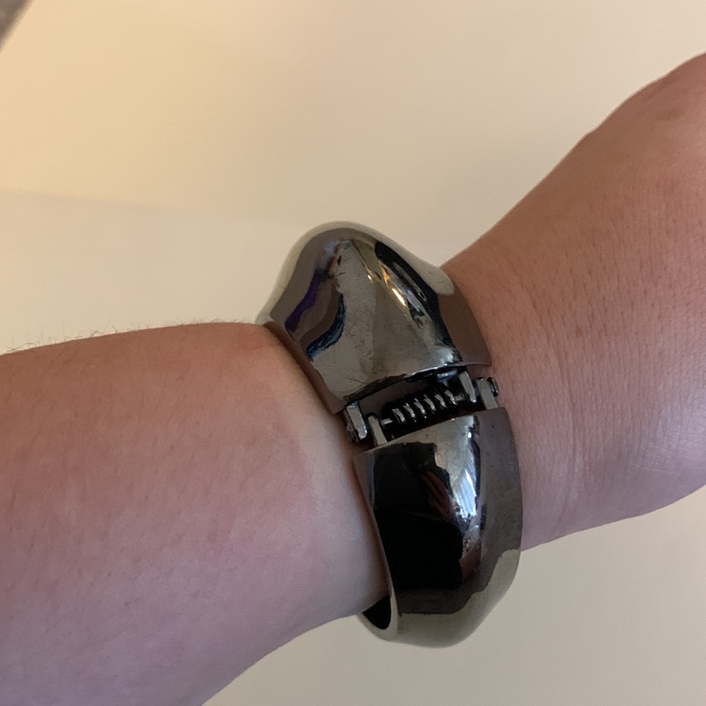 Bracelet - Silver - Picture 2 of 3